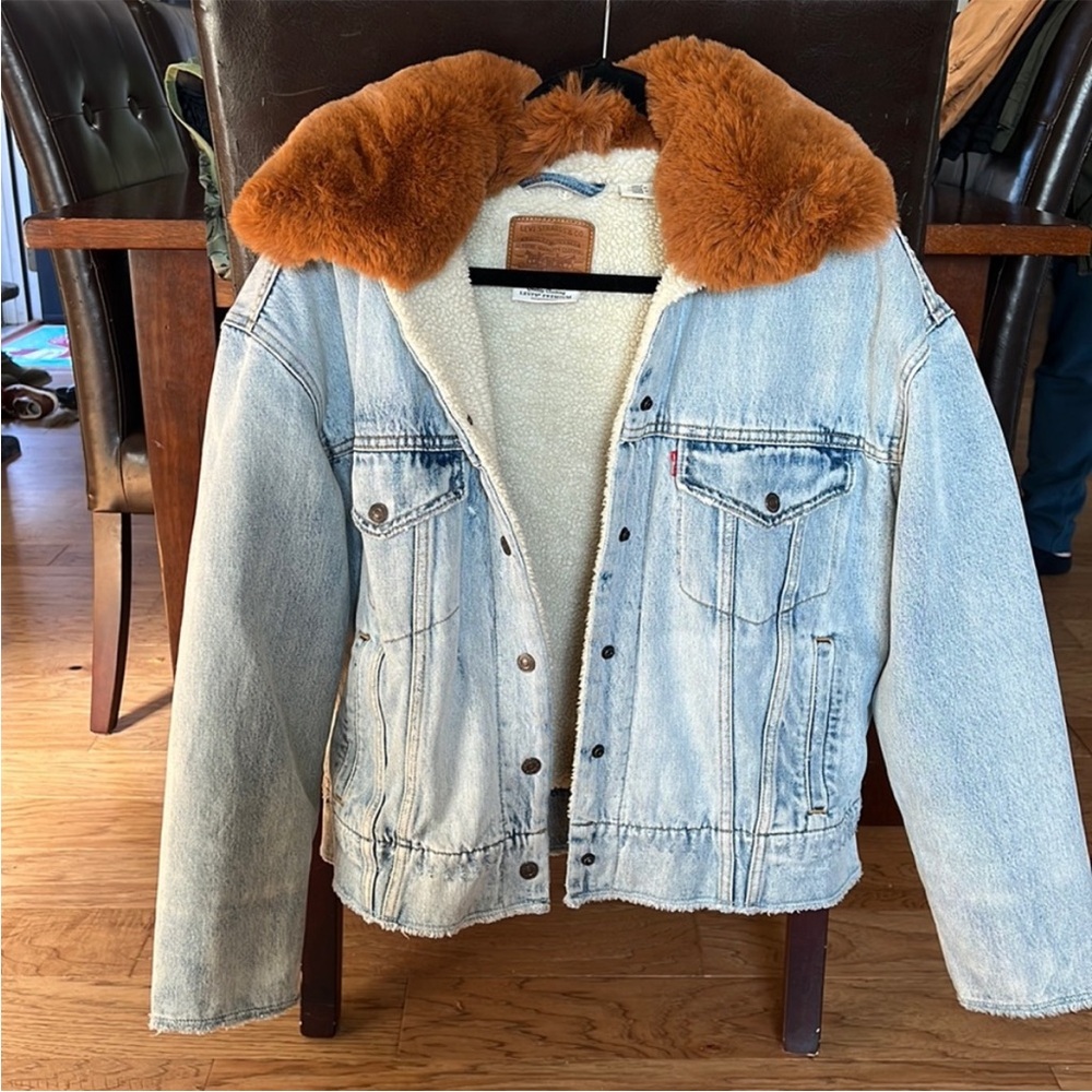 Levi's Women's Denim Jacket with Brown Collar
